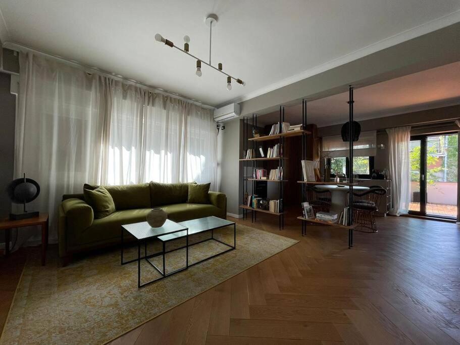 Stunning 1Bd Flat With 50M2 Terrace In The City Center Бухарест Екстер'єр фото