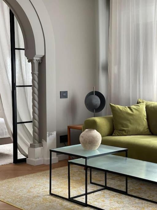 Stunning 1Bd Flat With 50M2 Terrace In The City Center Бухарест Екстер'єр фото